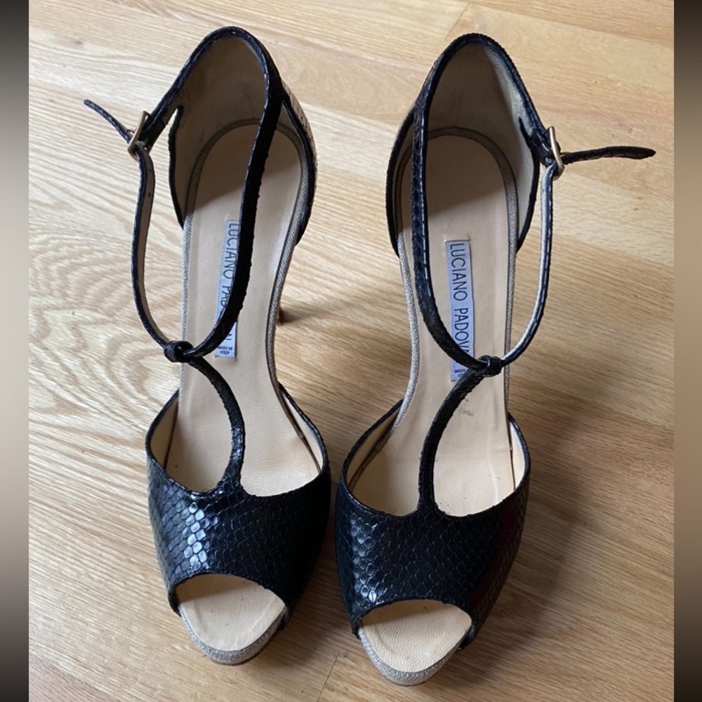 Luciano Padovan Snakeskin Leather T-Strap Peep Toe Pumps